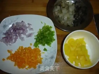 Make Pineapple seafood step 1