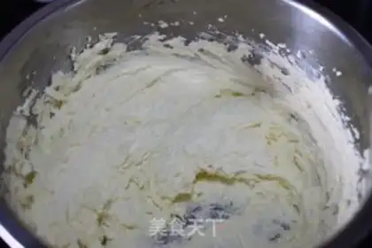 Make Pineapple flip cake step 1