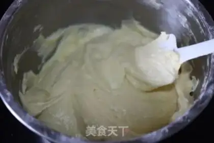 Make Pineapple flip cake step 5