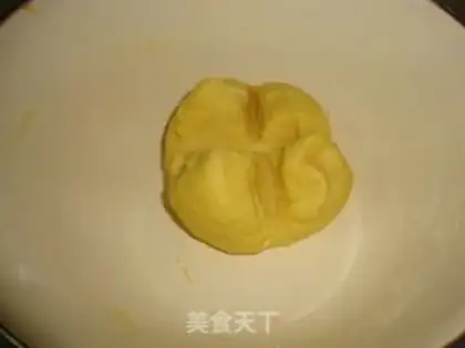 Make Tasty egg tarts step 1