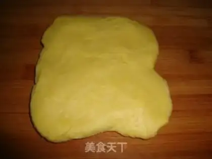 Make Tasty egg tarts step 4