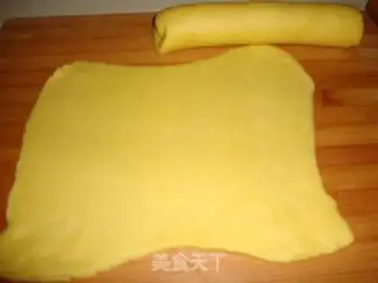 Make Tasty egg tarts step 9
