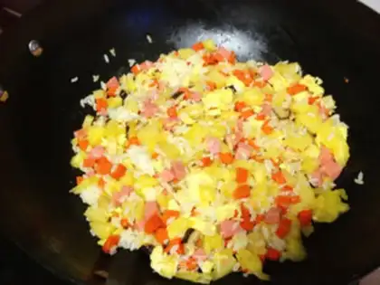 Make Pineapple rice step 4