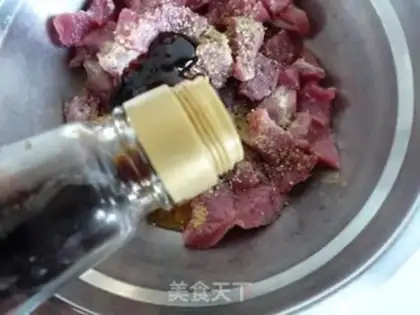 Make Black pepper toothpick beef step 3