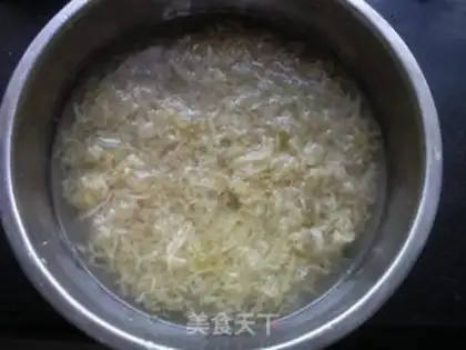 Make Pots of sour sauce step 1