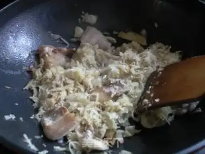 Make Pots of sour sauce step 5