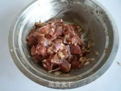 Make Black pepper toothpick beef step 9