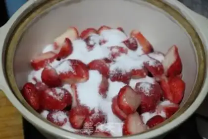 Make Strawberry jam step 2