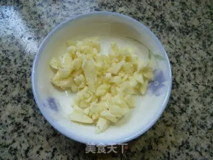 Make Garlic pickles step 1