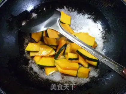 Make Shrimp skin fried Japanese pumpkins step 3