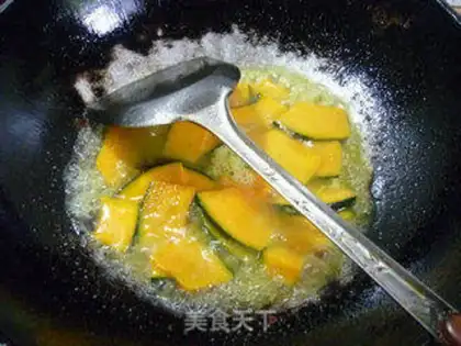 Make Shrimp skin fried Japanese pumpkins step 4