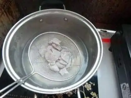 Make Gold needles, pineapple soup step 2