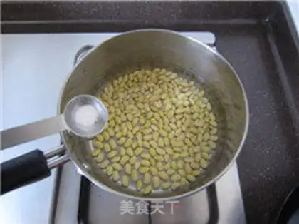 Make Bean sprouts step 1