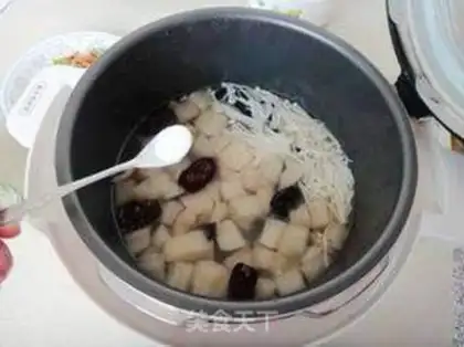Make Gold needles, pineapple soup step 7