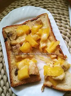 Make Little fruit toast pizza step 2