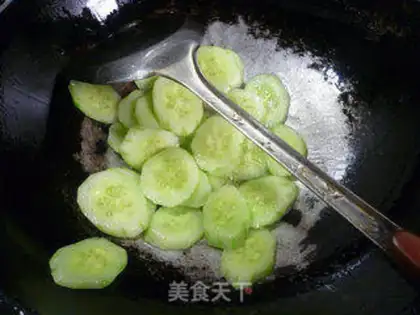 Make The cucumber with olives step 4