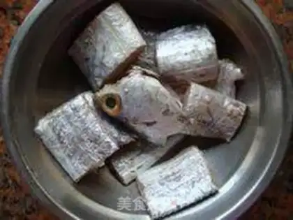 Make Dry-burned fish step 1