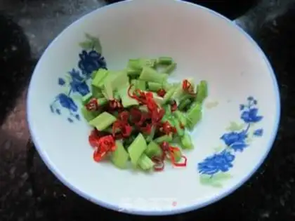 Make Egg fried fish seeds step 1