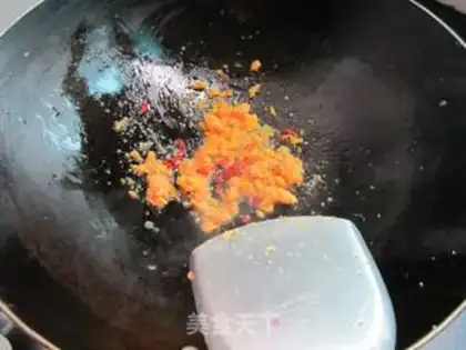 Make Egg fried fish seeds step 2