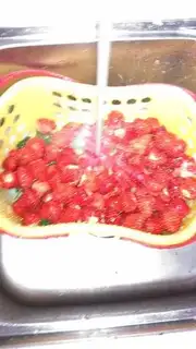 Make Strawberry juice step 0