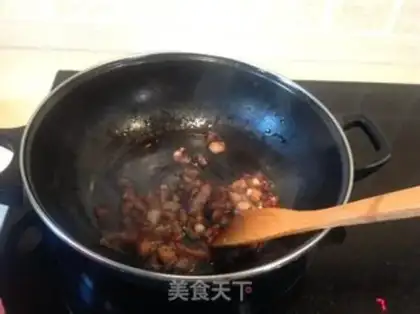 Make Frozen spicy noodles step 1
