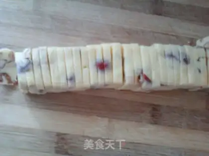 Make Red-tree cookies step 13
