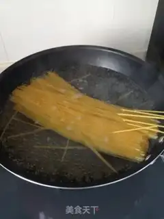 Make Simple pasta step 0