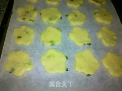 Make Onion cookies step 6