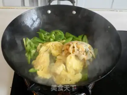 Make Toad pepper and fried eggs step 7