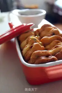 Make Onion cookies step 7