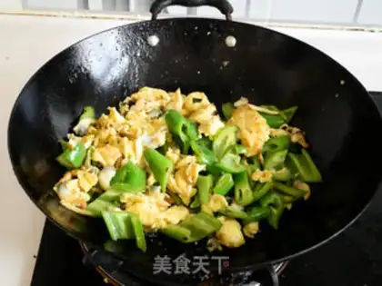 Make Toad pepper and fried eggs step 9