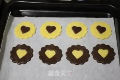 Make Heart-to-heart cookies step 15
