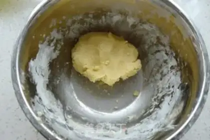 Make Three-coloured Twinkies step 3
