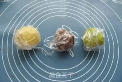Make Three-coloured Twinkies step 6