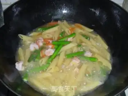 Make Shrimp pasta soup step 7