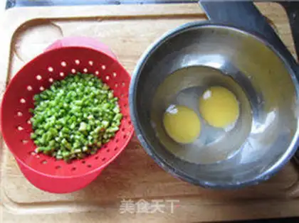 Make Goose eggs and garlic step 1