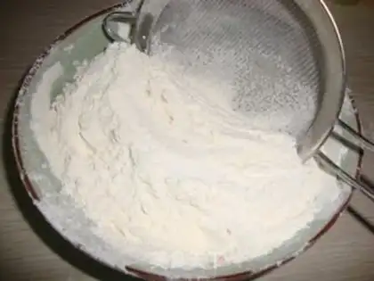 Make Madeleine Shell Cake step 2