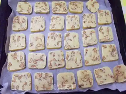 Make Red-tree malt cookies step 9