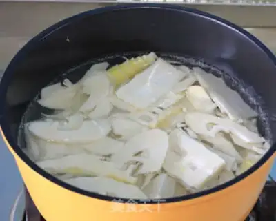 Make Spring ham soup step 3
