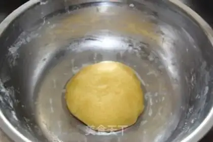 Make Cheese and egg cream step 0