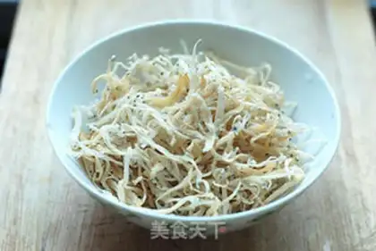 Make Spicy silver fish dry step 0
