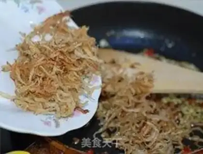 Make Spicy silver fish dry step 6