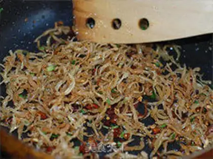Make Spicy silver fish dry step 7