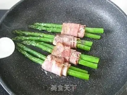 Make Cheese bacon rolls step 5