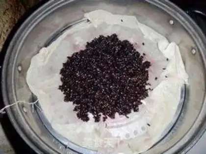 Make Banana black milo step 1