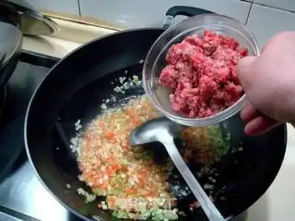 Make Spaghetti step 1