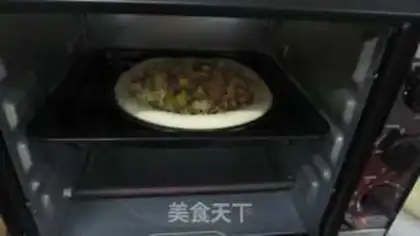 Make Pineapple ham pizza step 14