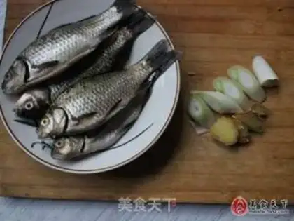 Make Milky, thick fish soup step 0