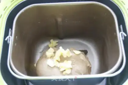Make Red-tree red sugar toast step 6