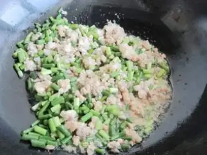 Make The meat and the garlic step 8